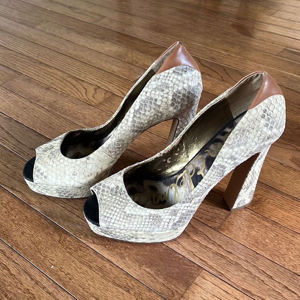 Size 9.5 Sam Edelman platform open toe heels